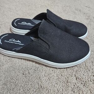 Clarks Cloudsteppers Black Casual Slip-Ons